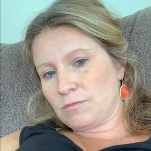 Meet your Posher, Tia